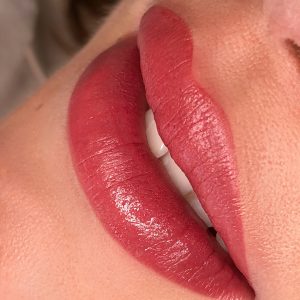 09_Bright_ART_Lips_FRISS.jpg – tiszta, kétképes referencia
